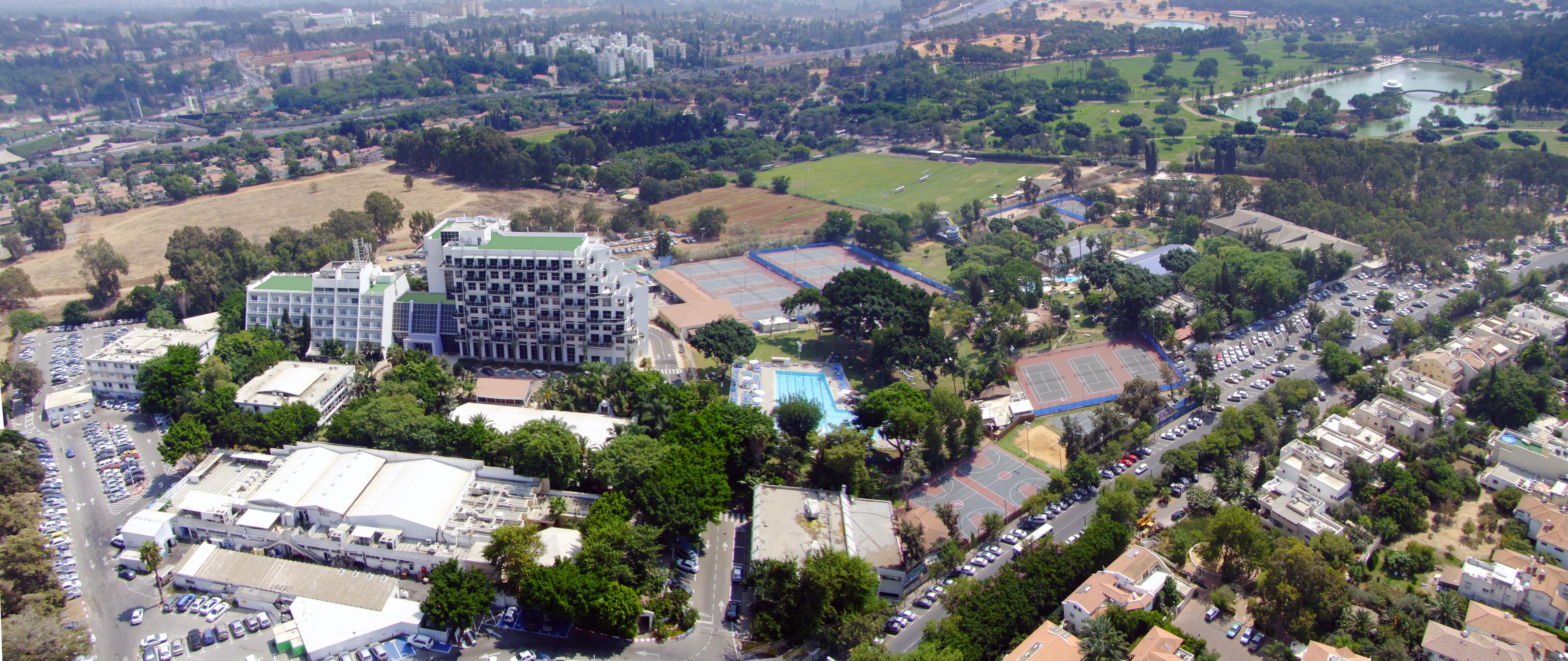 Kfar Maccabiah Business & Sport Hotel Рамат Ган Екстериор снимка